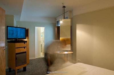 بوتيک 009 کلن سيتي