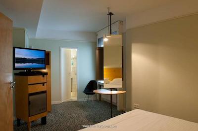 بوتيک 009 کلن سيتي