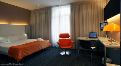 پتیت پالاس امبسی سرانو