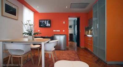 پتیت پالاس امبسی سرانو