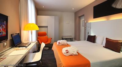 پتیت پالاس امبسی سرانو