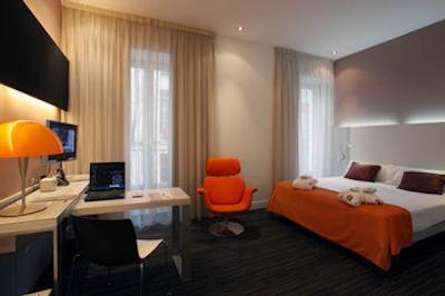 پتیت پالاس امبسی سرانو