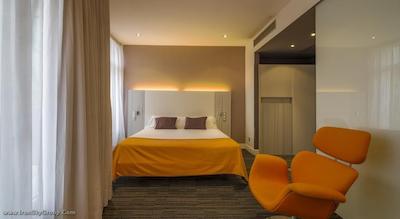 پتیت پالاس امبسی سرانو