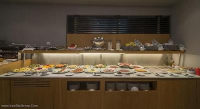 پتیت پالاس امبسی سرانو