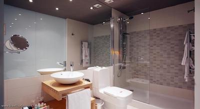 پتیت پالاس امبسی سرانو