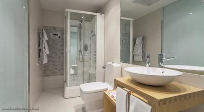 پتیت پالاس امبسی سرانو