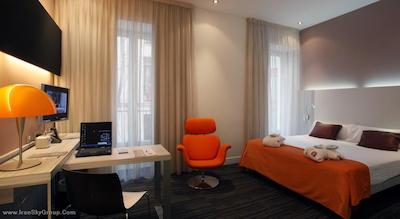 پتیت پالاس امبسی سرانو