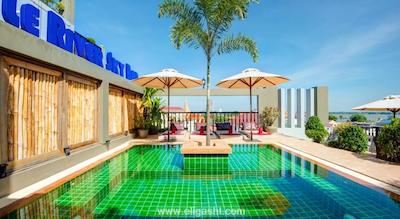 کوئین هتل اند سپا