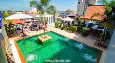 کوئین هتل اند سپا