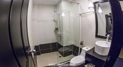 کوئین هتل اند سپا