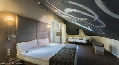 پتیت پالاس پسادا دل پین