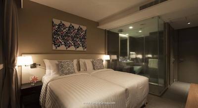 کلپسونس د ریور رزیدنسز بانکوک