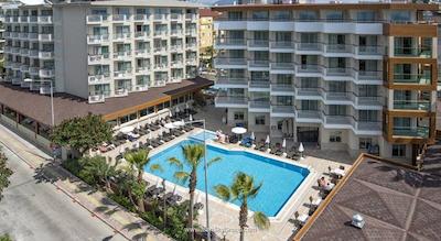 ریویرا هتل اند اسپا