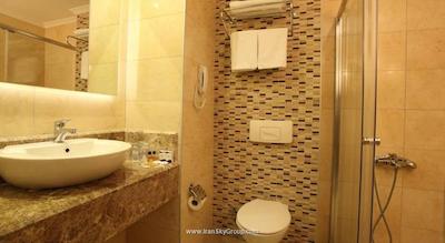 ریویرا هتل اند اسپا