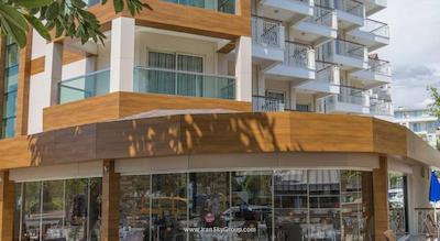 ریویرا هتل اند اسپا