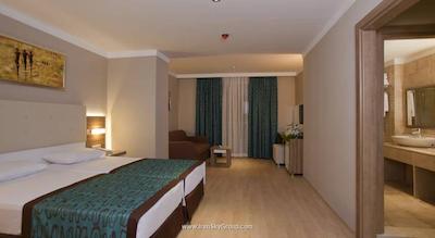 ریویرا هتل اند اسپا