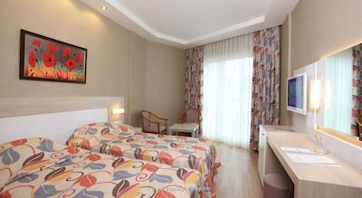 ریویرا هتل اند اسپا