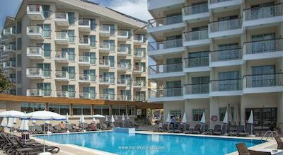 ریویرا هتل اند اسپا