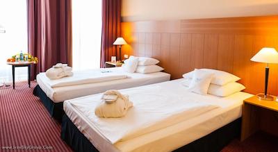 بست وسترن پرمیر پارک کانسول کلن