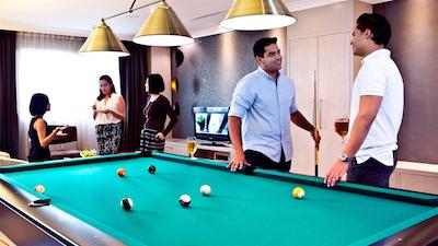 کرون پلازا دبی دیره