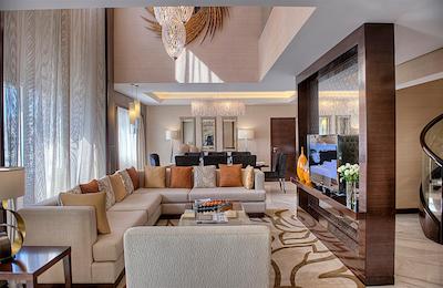 کرون پلازا دبی دیره