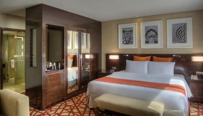 کرون پلازا دبی دیره