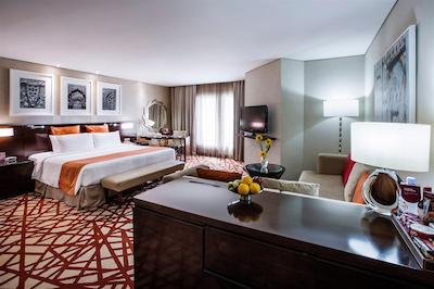 کرون پلازا دبی دیره