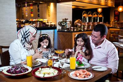 کرون پلازا دبی دیره