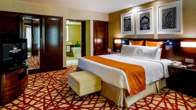 کرون پلازا دبی دیره