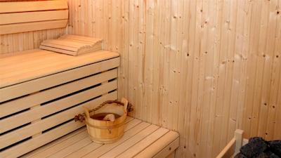 کرون پلازا دبی دیره