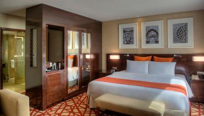 کرون پلازا دبی دیره