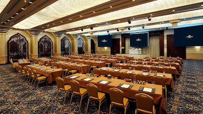 کرون پلازا دبی دیره