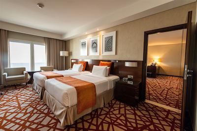 کرون پلازا دبی دیره