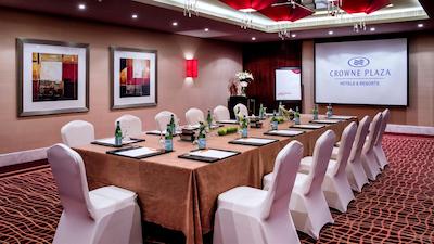 کرون پلازا دبی دیره