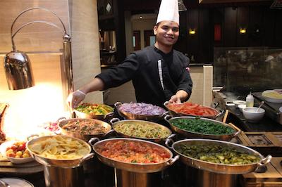 کرون پلازا دبی دیره