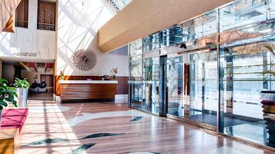 کرون پلازا دبی دیره