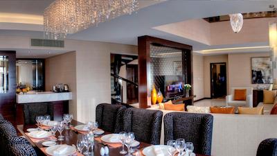 کرون پلازا دبی دیره