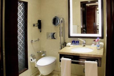 کرون پلازا دبی دیره