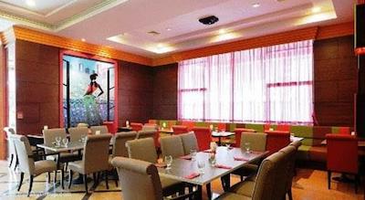 کارنمانی پالاس هتل