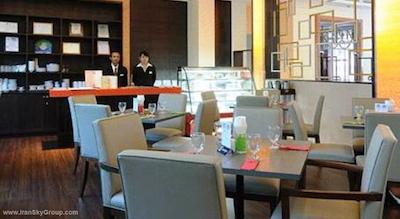 کارنمانی پالاس هتل