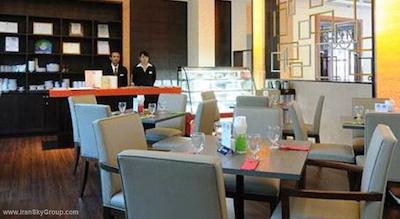 کارنمانی پالاس هتل