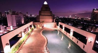 کارنمانی پالاس هتل