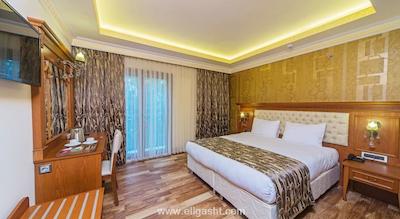 لاسوس پالاس هتل