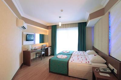 تاج پرمیر هتل اند اسپا