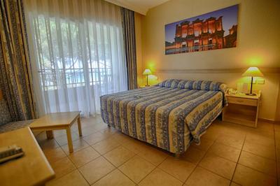 افسیا هالیدی بیچ کلاب