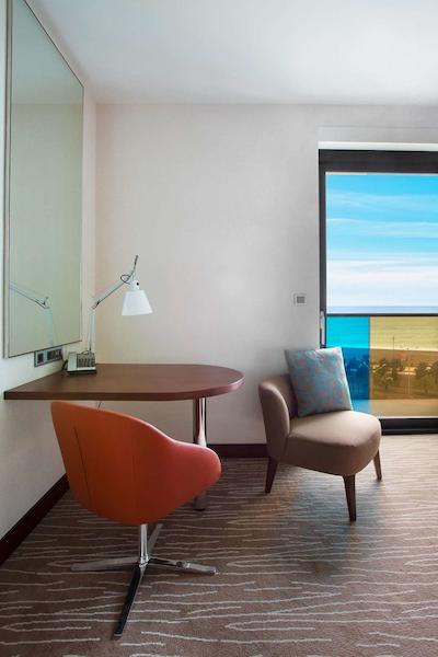 هیلتون باتومی