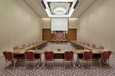 هیلتون باتومی