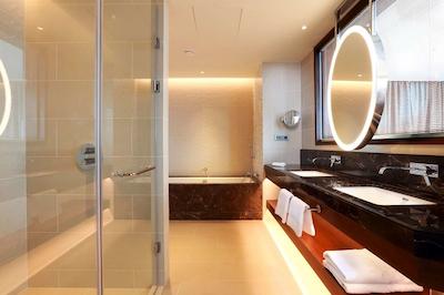 هیلتون باتومی