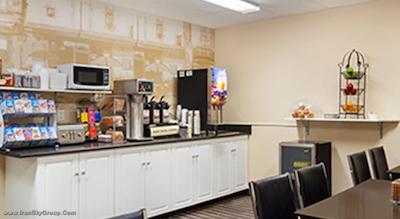 سوپر 8 ساسکاتون وست