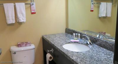 سوپر 8 ساسکاتون وست